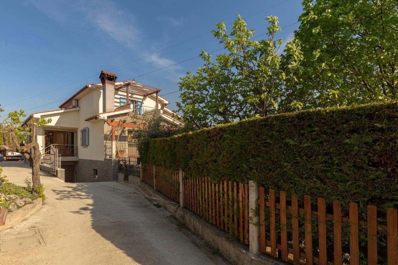 Apartma Koper Pobegi Exterior photo